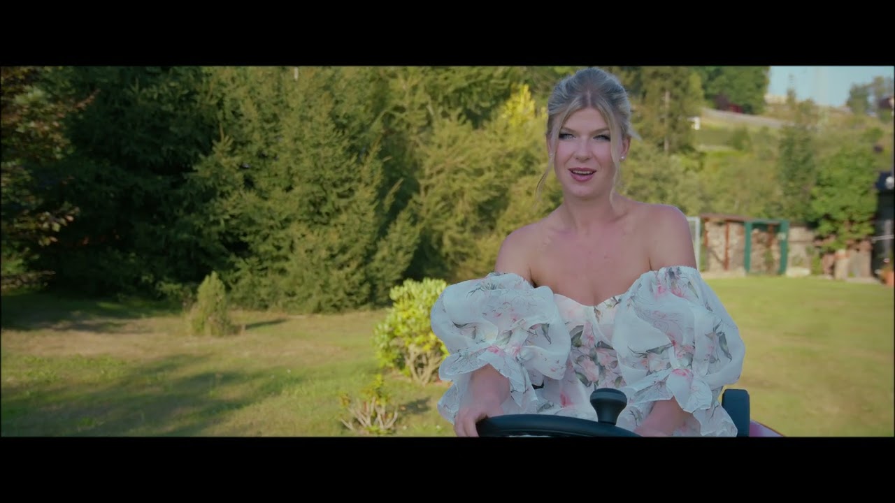 Opern&iacute; diva Karol&iacute;na Cingro&scaron;ov&aacute; a Starjet P6 4&times;4