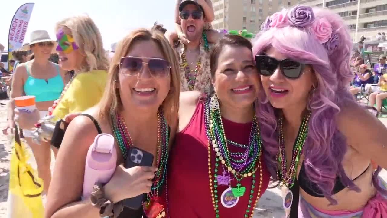 Barefoot Mardi Gras on Padre Island breaks records with largest parade in its 16-year history