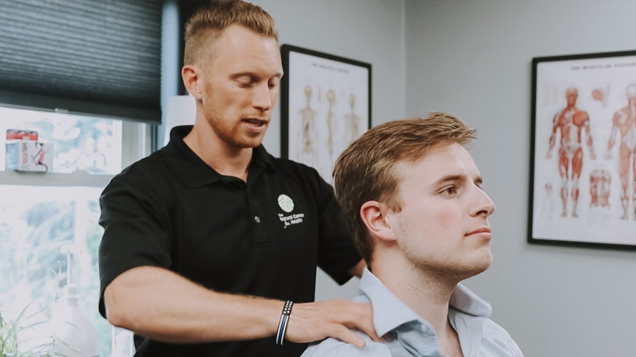CHIROPRACTIC STUDENT GETS ADJUSTED BY DR. DAN!