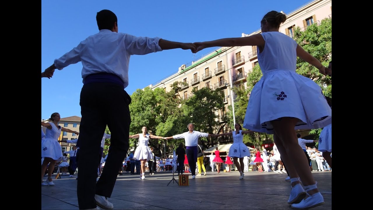 73è Concurs de Colles Sardanistes de Barcelona. Colla Violetes del Bosc.