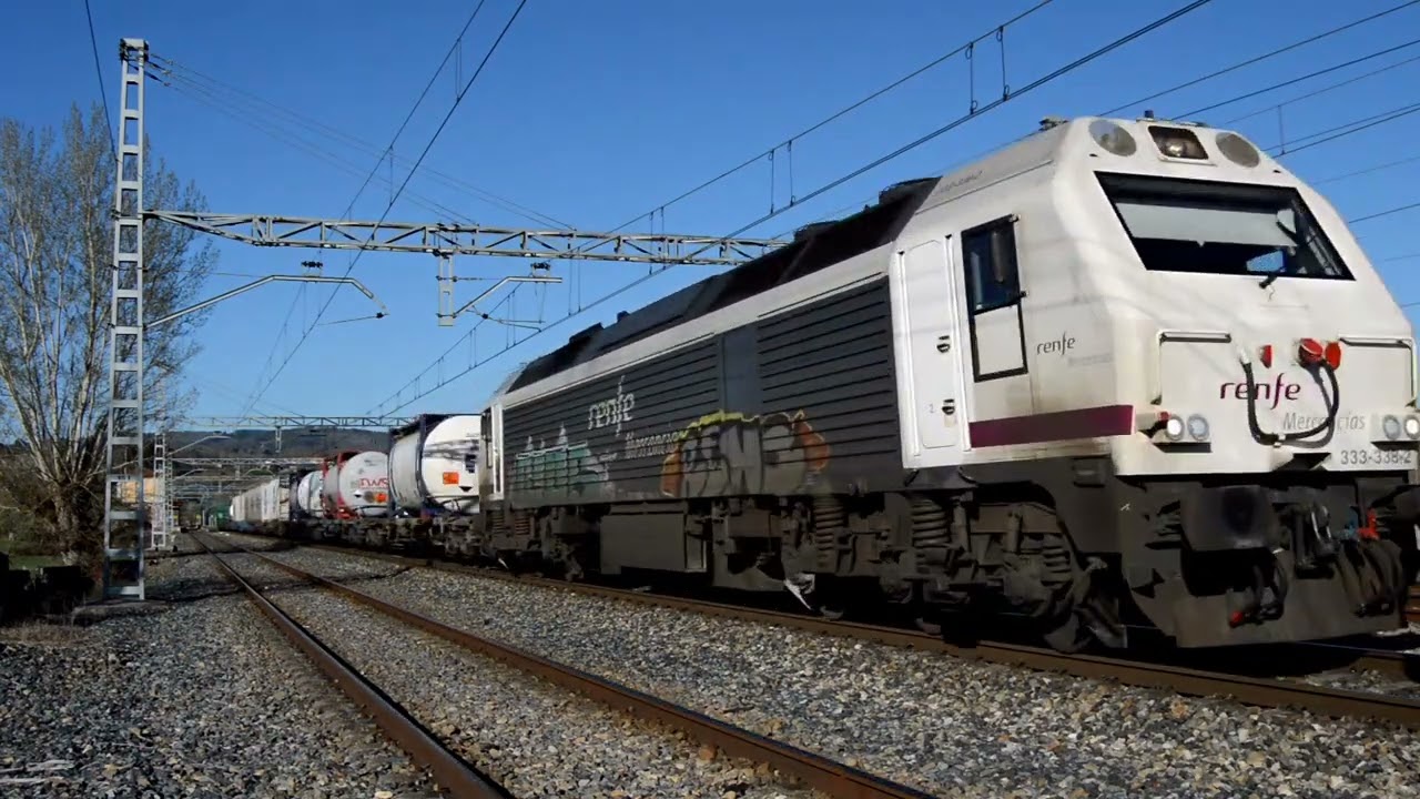 Trenes de mercancías en Galicia. Marzo y Abril de 2022. 251, 333, Teco, madera, pescadero, etc.