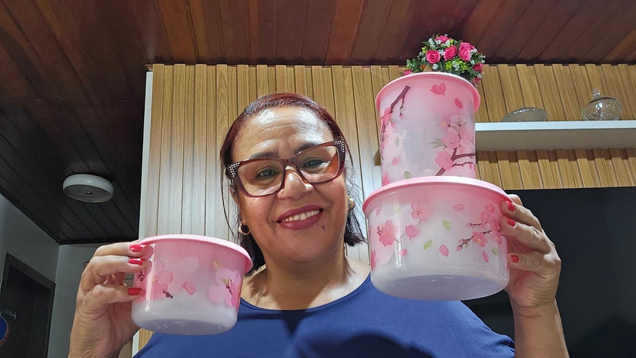 Semana 06/ vitrine 02/tupperware 
