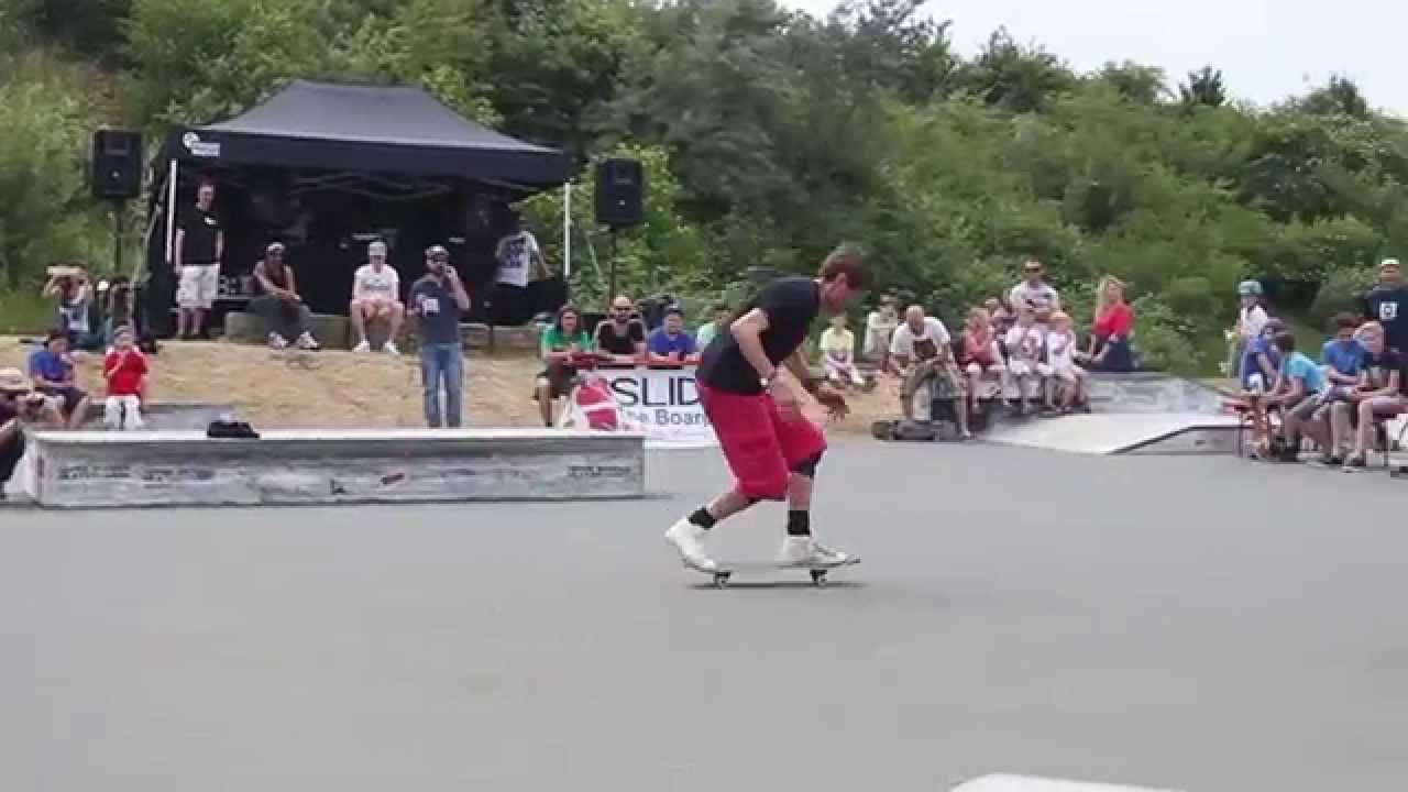 Gunter Mokulys - 1st Place Paderborn Freestyle Skateboard Contest - Professional