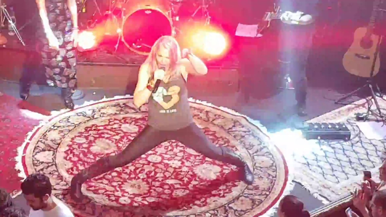 Storm Large meets Anna Vissi at Hotel Ermou *You Shook me all night long