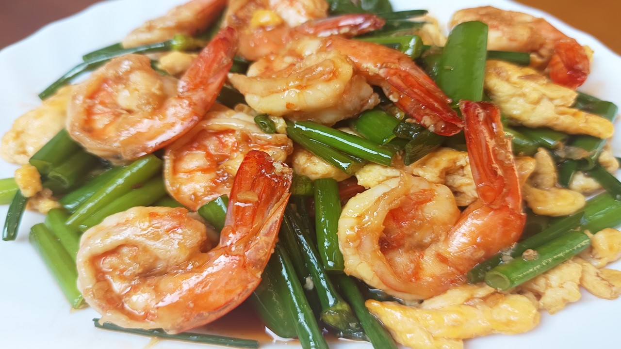 วิธีทำดอกหอมผัดไข่ใส่กุ้ง เคล็ดลับผัดยังไงให้ผักหวานกรอบ หอมมันกุ้ง เมนูบ้านๆทำง่าย