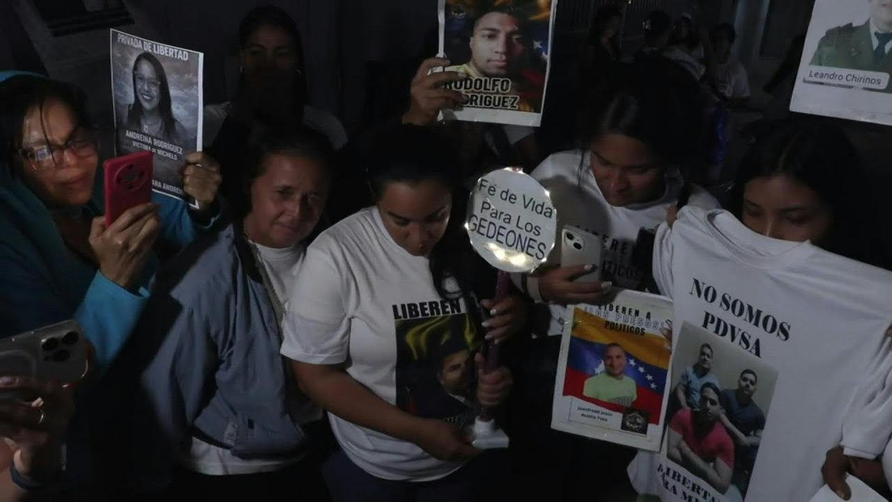 Families of prisoners wait near El Helicoide after Delcy Rodriguez announces closure | AFP