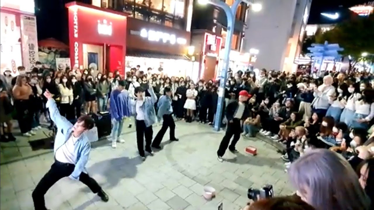 AQA. CAPTIVATING HIGH QUALITY BUSKING. HONGDAE STREET.