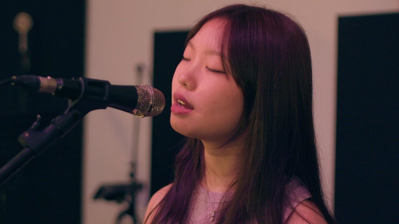 Regina Song - LUCAS (Official Live Performance)