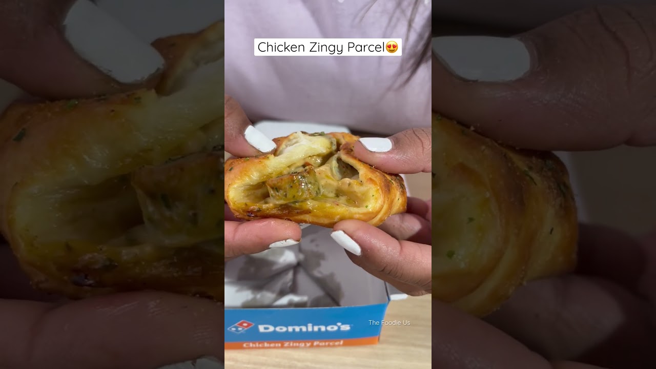 Domino&rsquo;s Chicken Zingy Parcel😍🔥 #shorts #foodreview #eating #dominos # #youtubeshorts #prayagraj