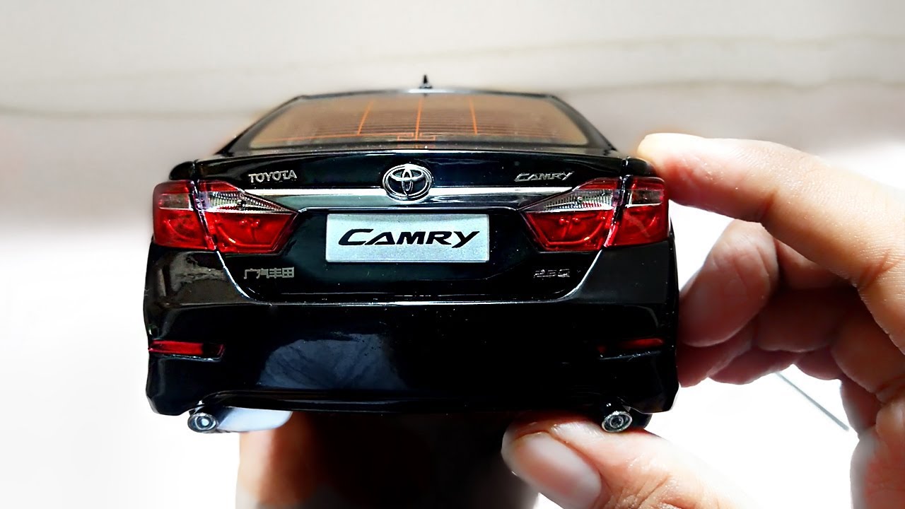 Unboxing of Toyota Camry/Vista 2012 1:18 Scale Diecast Model Car