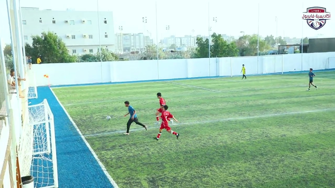 اللقاء بين أكاديمية فاير بول X المجد (تحت 13 سنة في الدوري السعودي لكرم القدم للبراعم) 