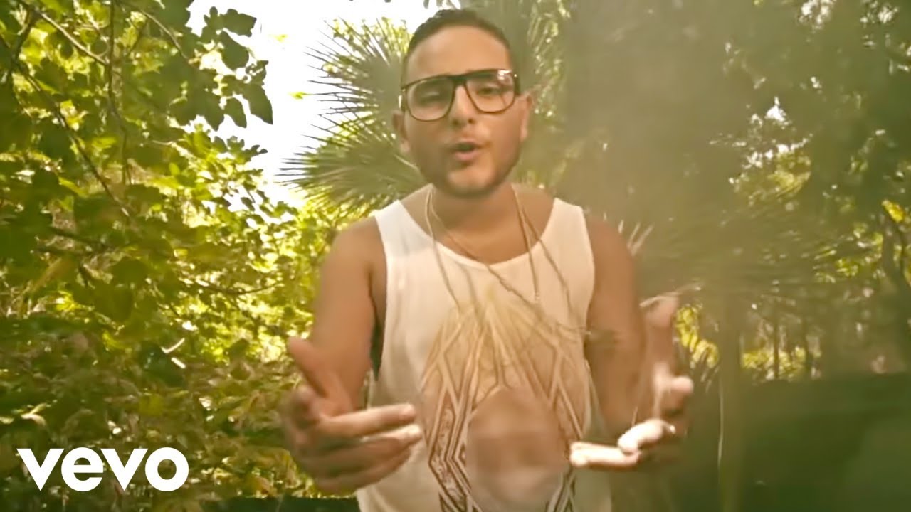 Rocco Hunt - Vene e vv&agrave; (Videoclip)