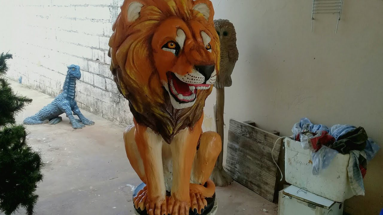 Leão em cimento