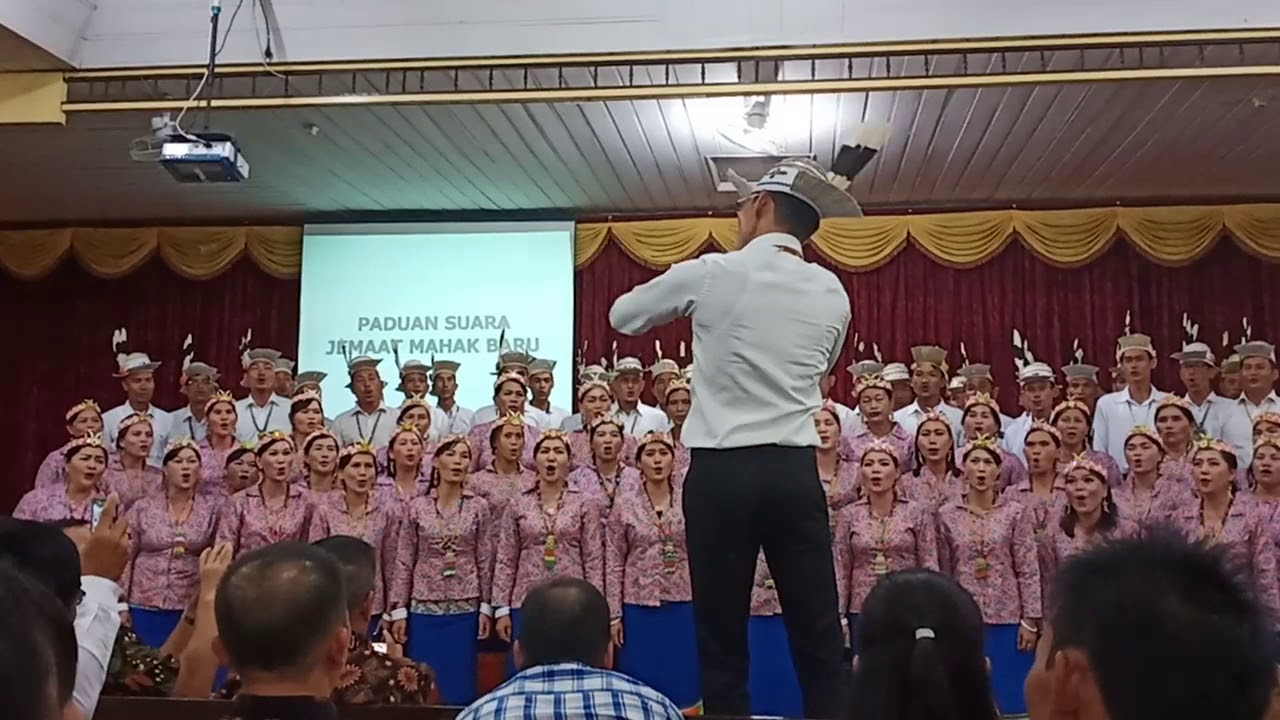 Paduan suara mahak baru di mekar baru