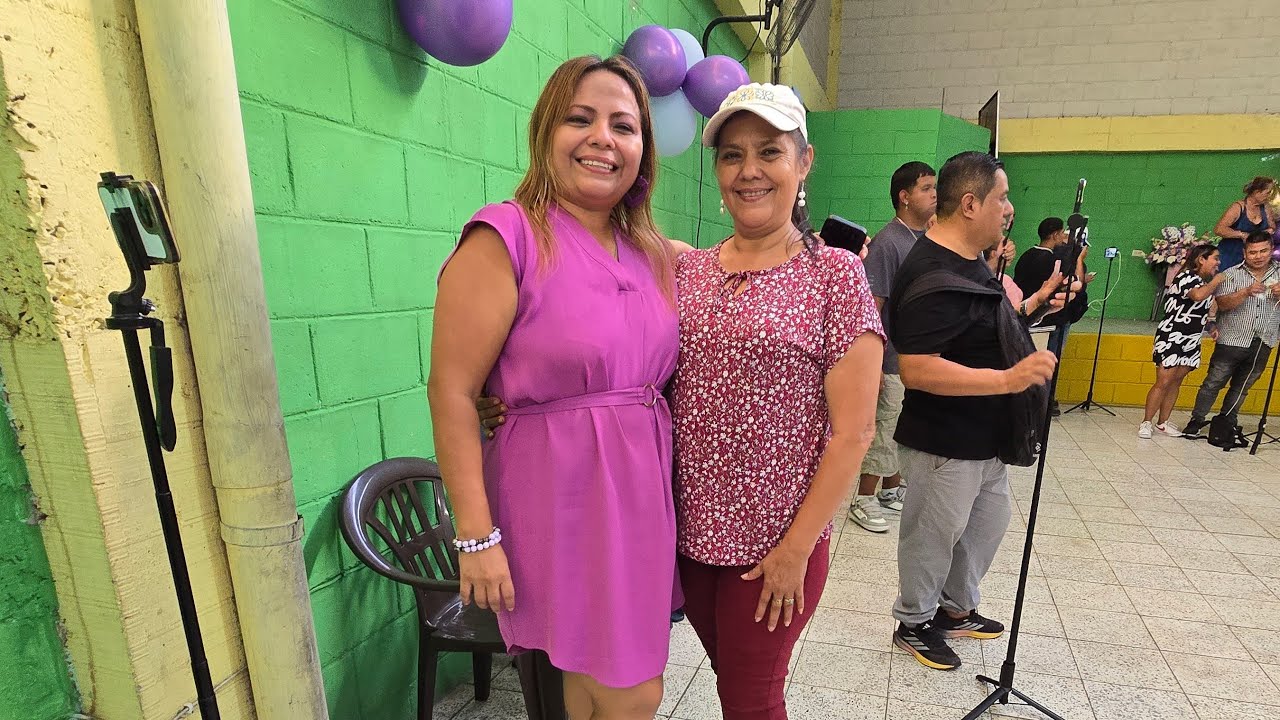 BLANQUITA LA COCO Y MAS está en vivo