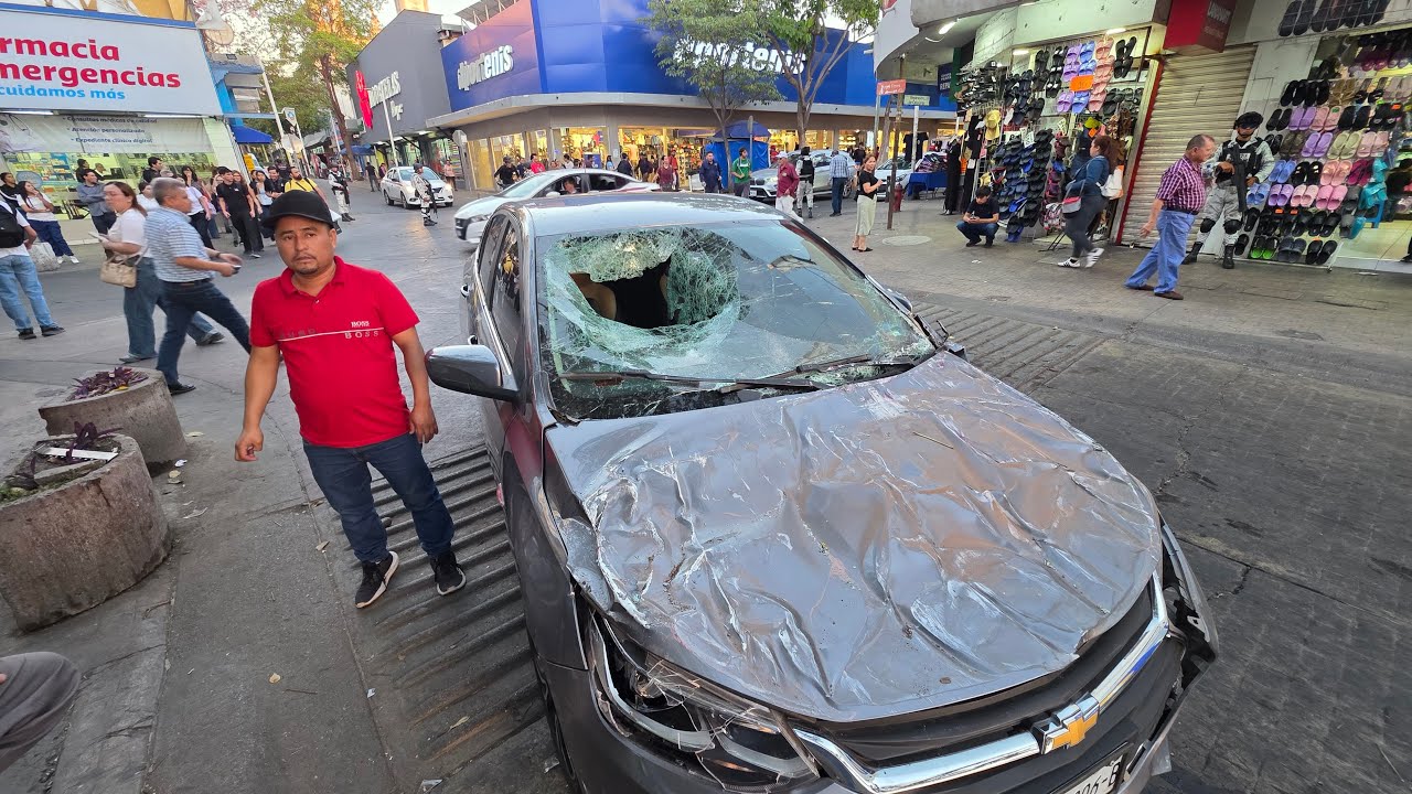 #envivo FUERTE CHOQUE EN EL CENTRO DE CULIACÁN DEJA UNA MUJER LESIONADA