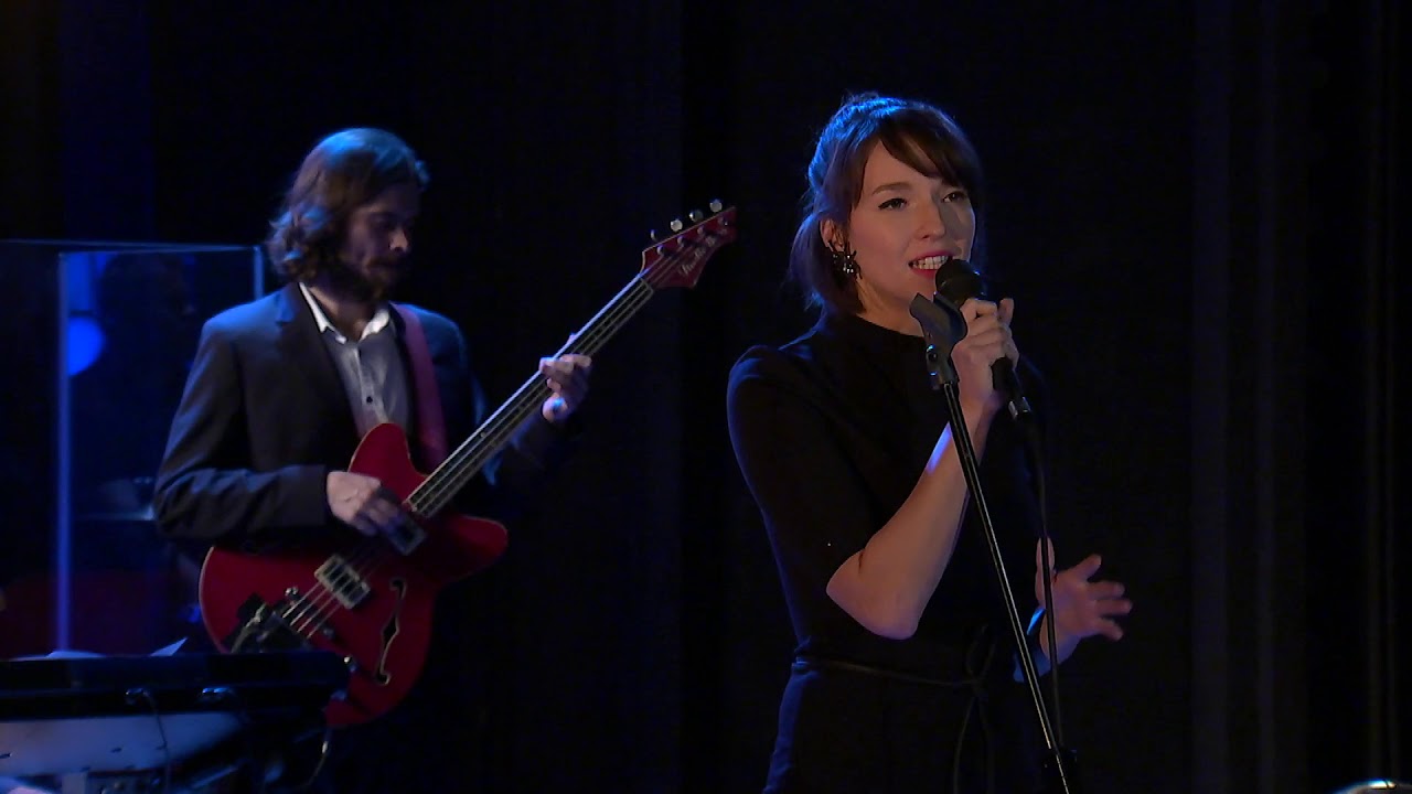 Píseň Slza z tváře padá, zpěv Berenika Kohoutová - Show Jana Krause 24. 10. 2018