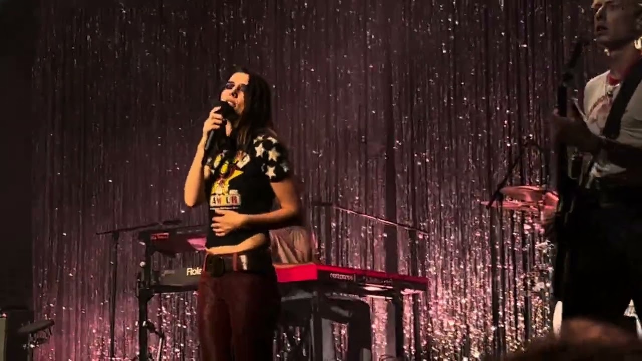 Wolf Alice live “The Sofa” @ Fox Theatre Pomona California Oct. 11, 2025