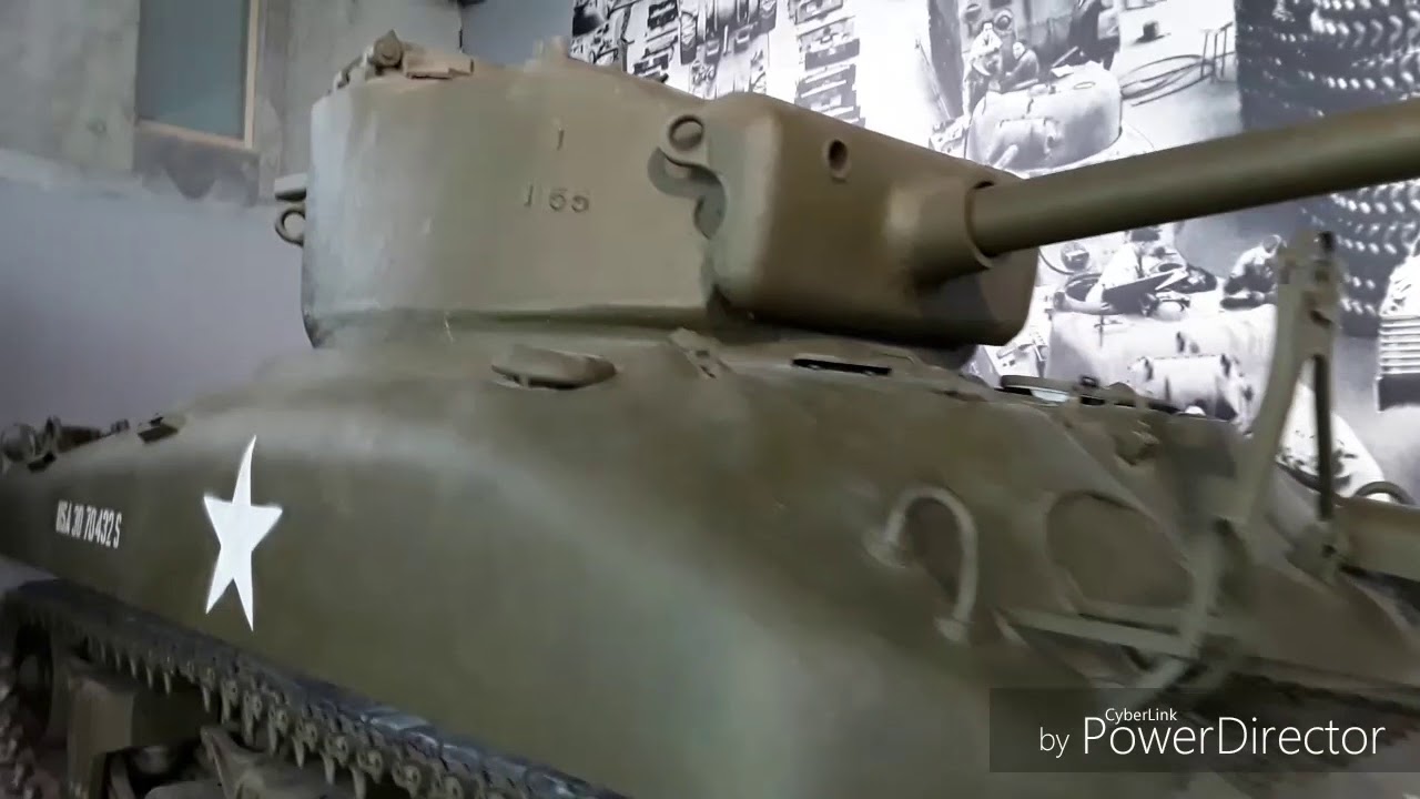 CHAR SHERMAN M4A1 MUS&Eacute;E GUERRE ET PAIX EN ARDENNES