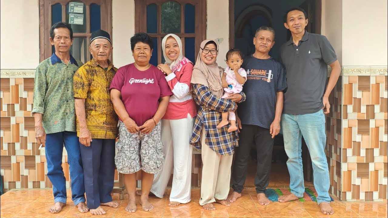 Keluarga Mbah Tris