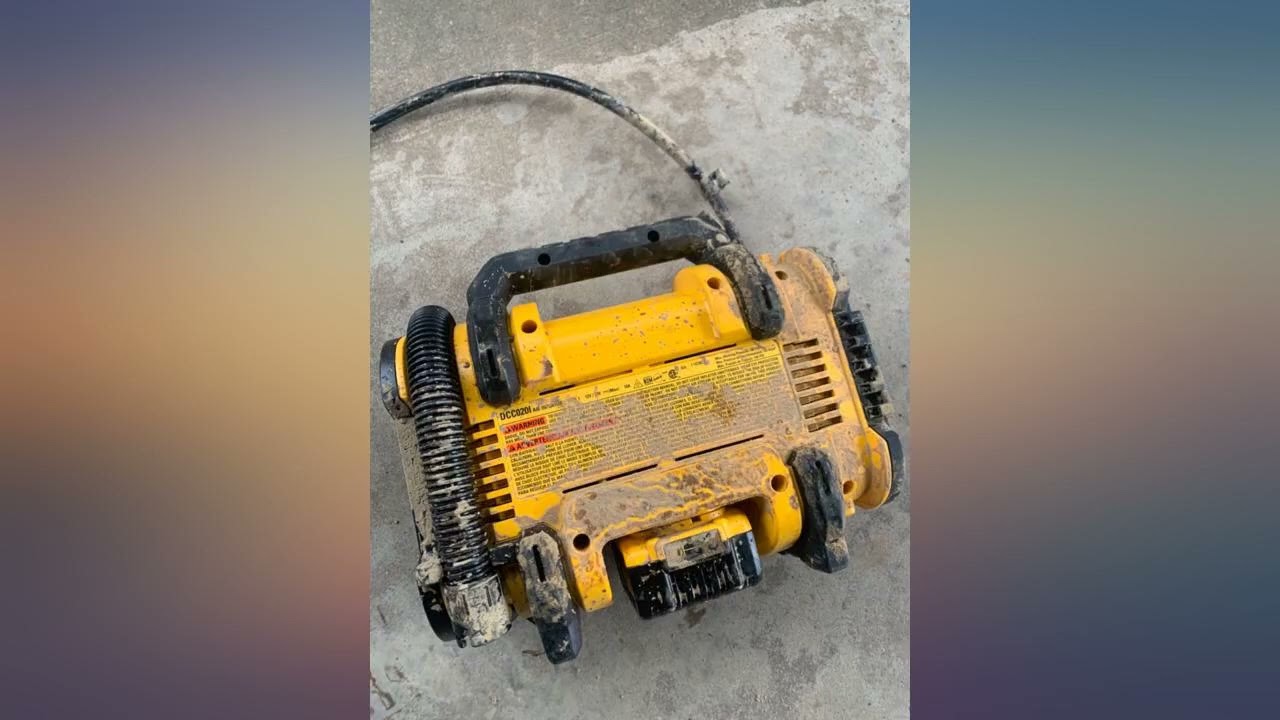 DEWALT 20V MAX* Cordless Tire Inflator, Tool Only (DCC020IB) review