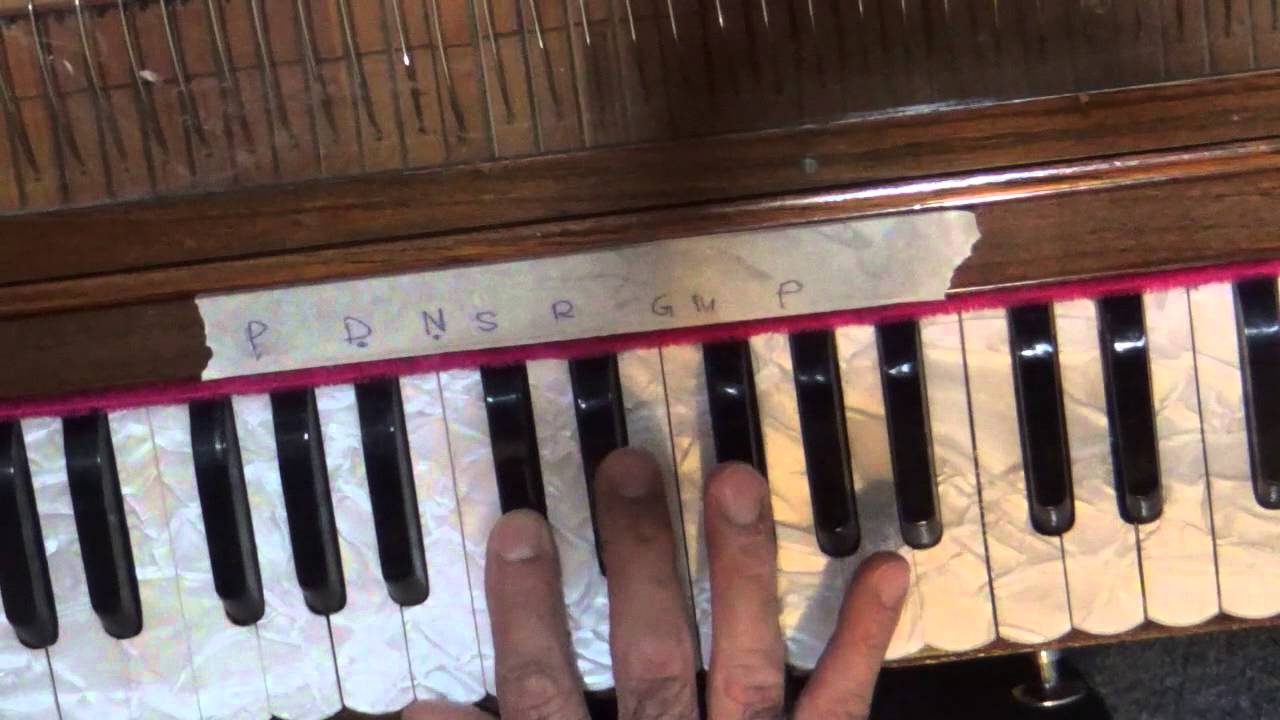 Harmonium Lesson # 1 Sai Bhajan Manas Bhaj Rae