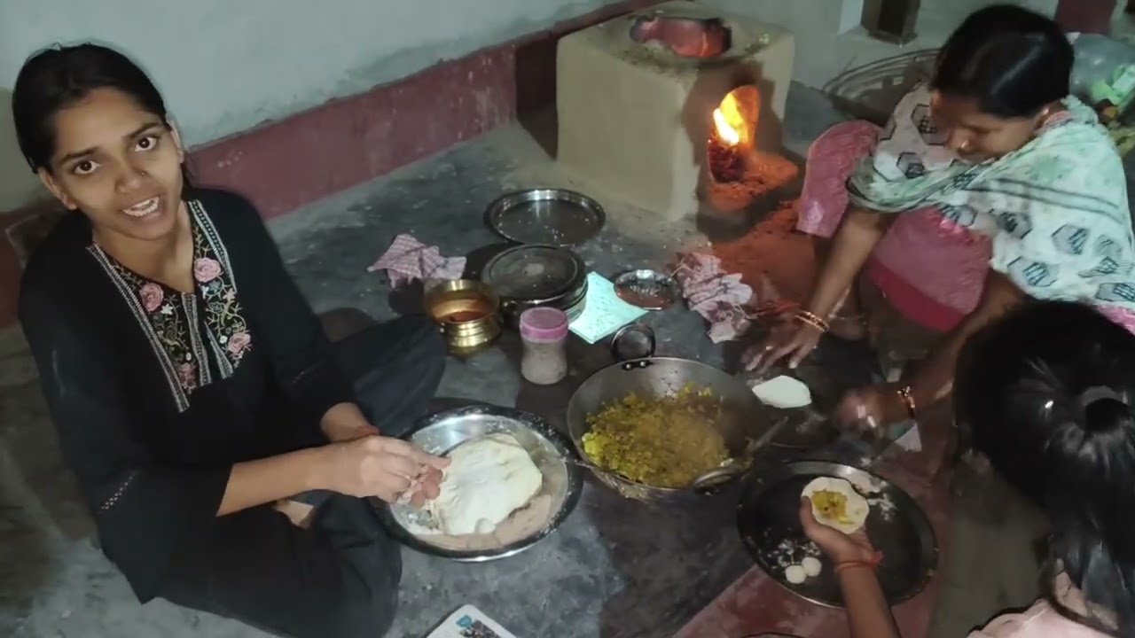 Hamne gaon pe banaya chulhe pe testy momo🍮👩‍🍳😋#viral #trending #shortsvideo#youtubeshorts 