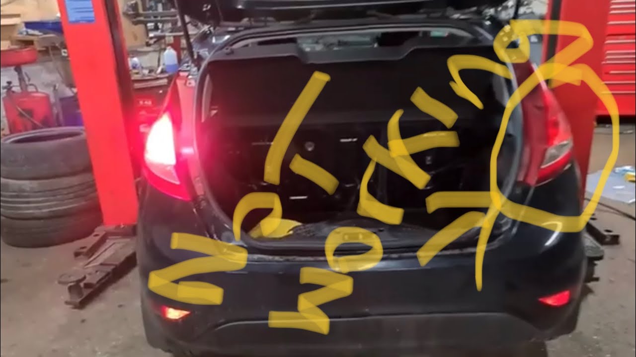 how to replace brake light bulb on Ford Fiesta Full HD 1080p