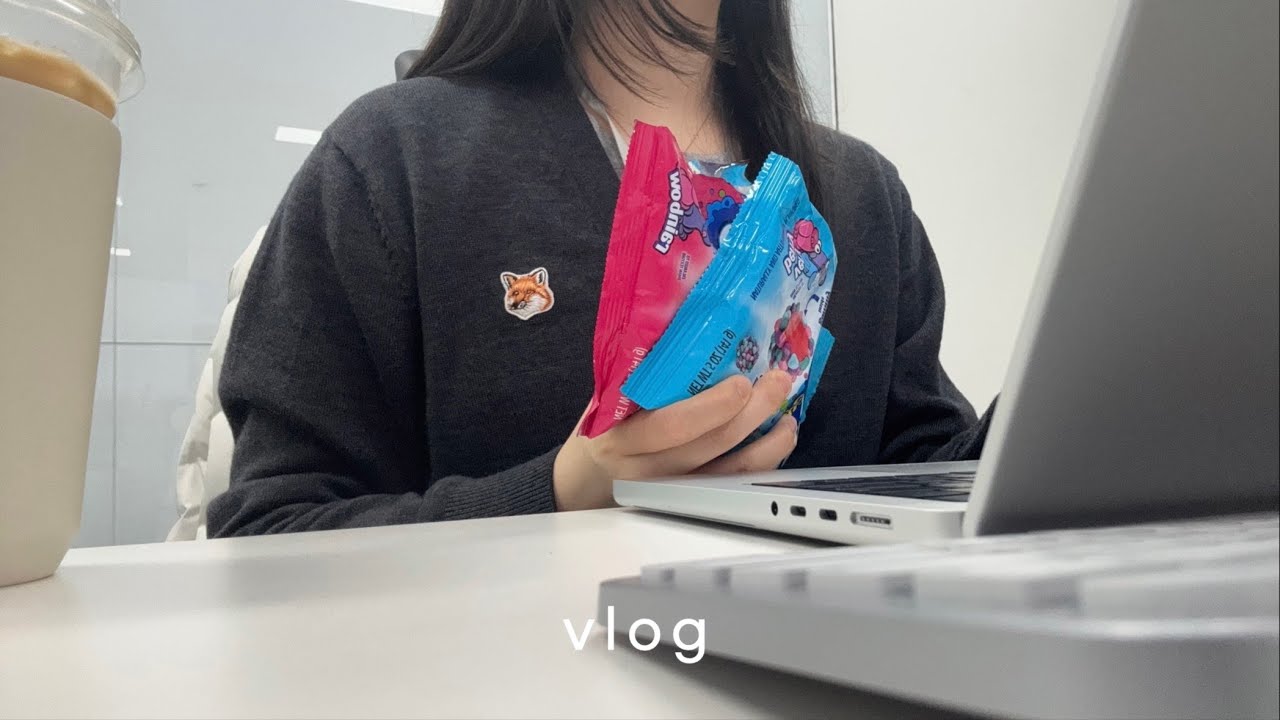 𝙑𝙇𝙊𝙂. 직장인 브이로그 | 한라산 가기 전 준비 일상⛰️ | 퇴근 후 요가+헬스 하는 이직 준비 🔥 나 헬스장에 산다,,(?) | 유니클로, 요헤미티 | 두쫀쿠 막차 탑승