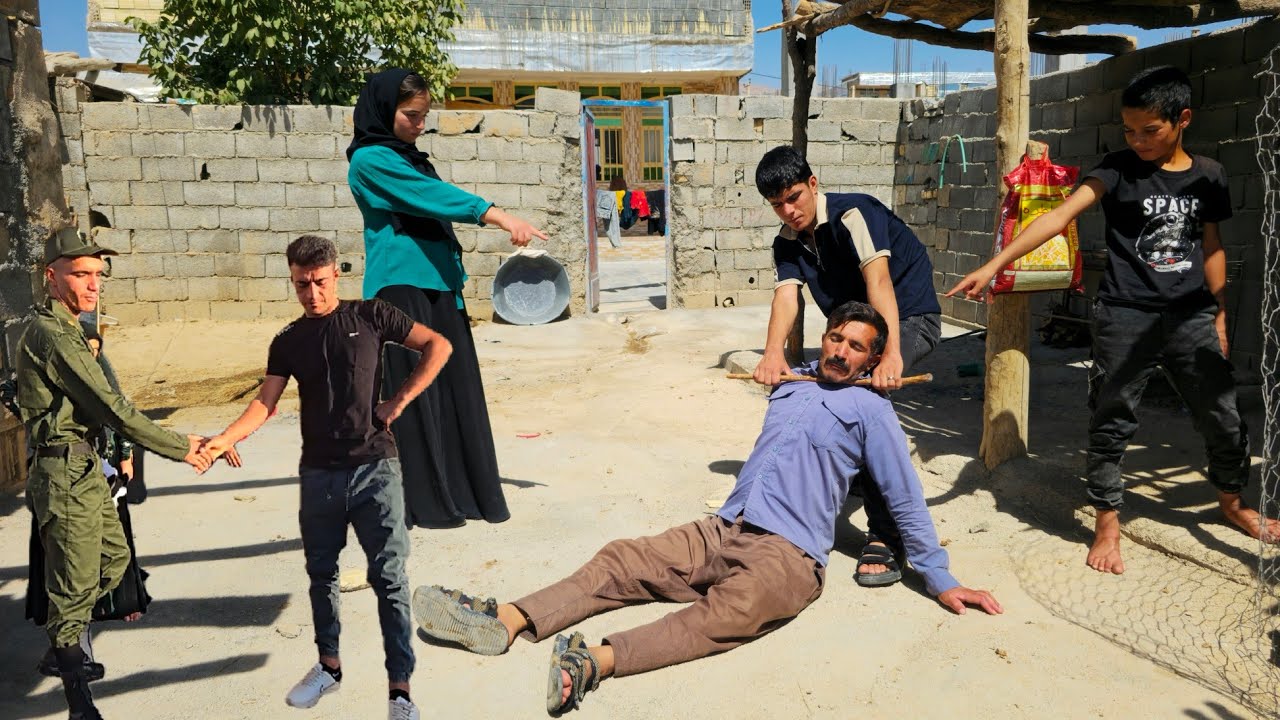 Haniyeh comes to Arbab with her brother, and Hussein says goodbye to Amir and Hadi.