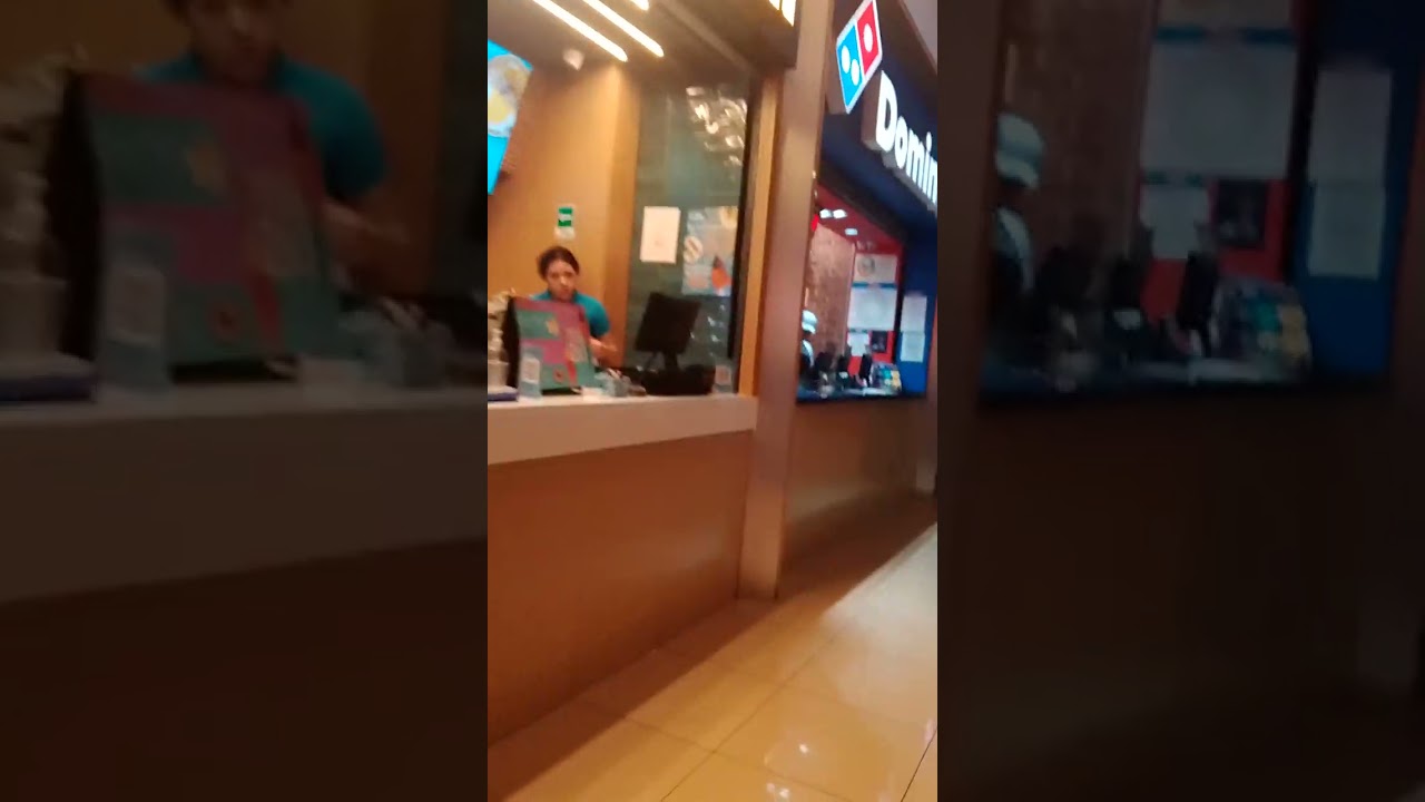 Area de comida r&aacute;pida plaza comercial Perisur 😋