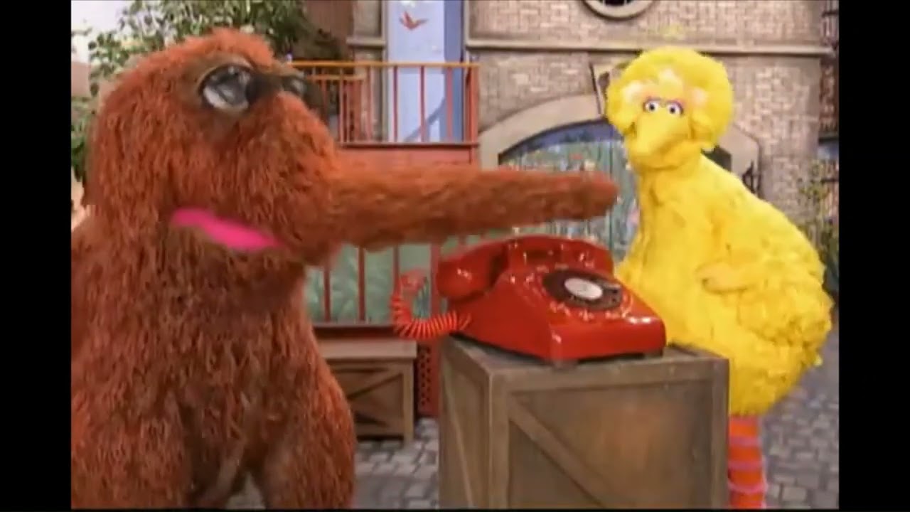 Sesame Street: Spanish Word of the Day: Teléfono (FAN MADE)