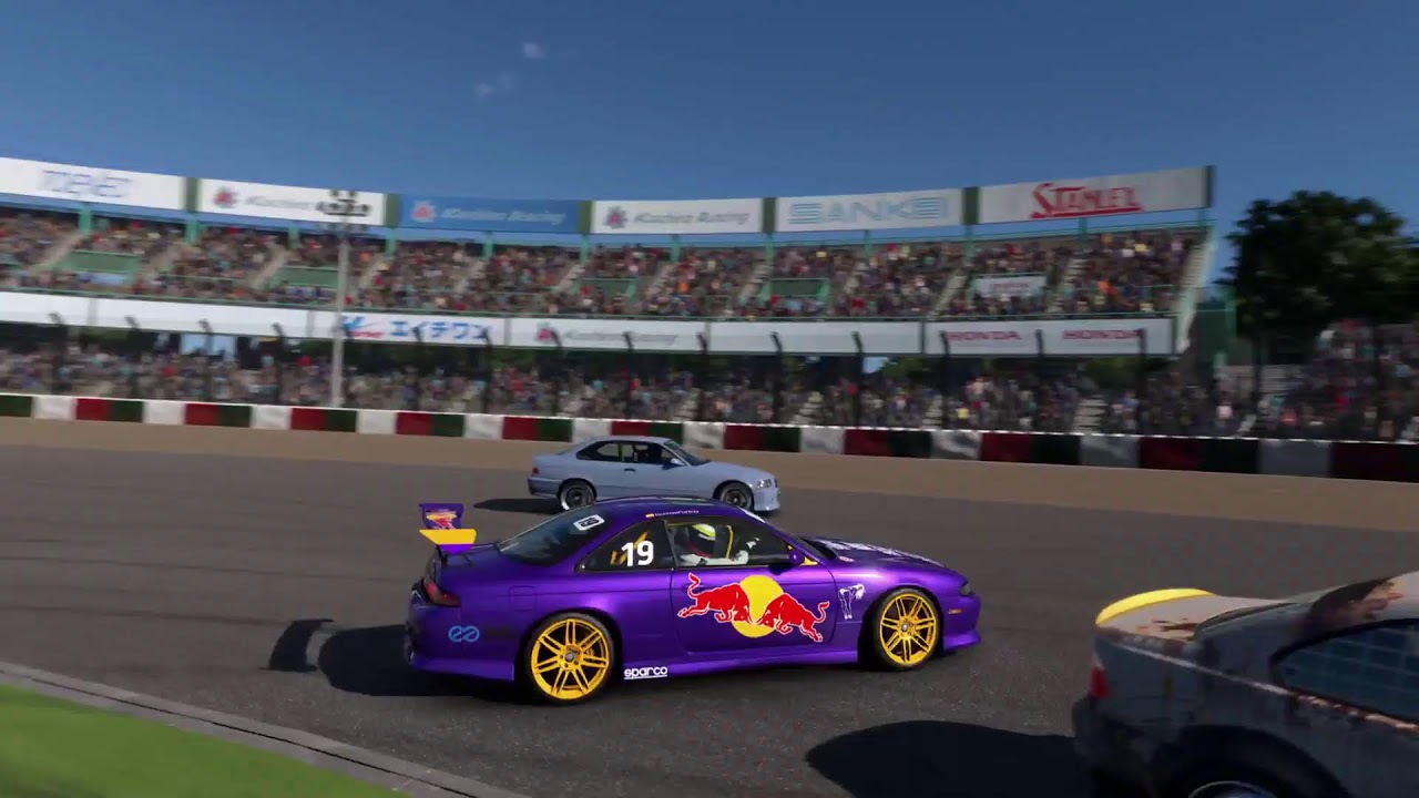 Jugando al gran turismo 7 modo chill.