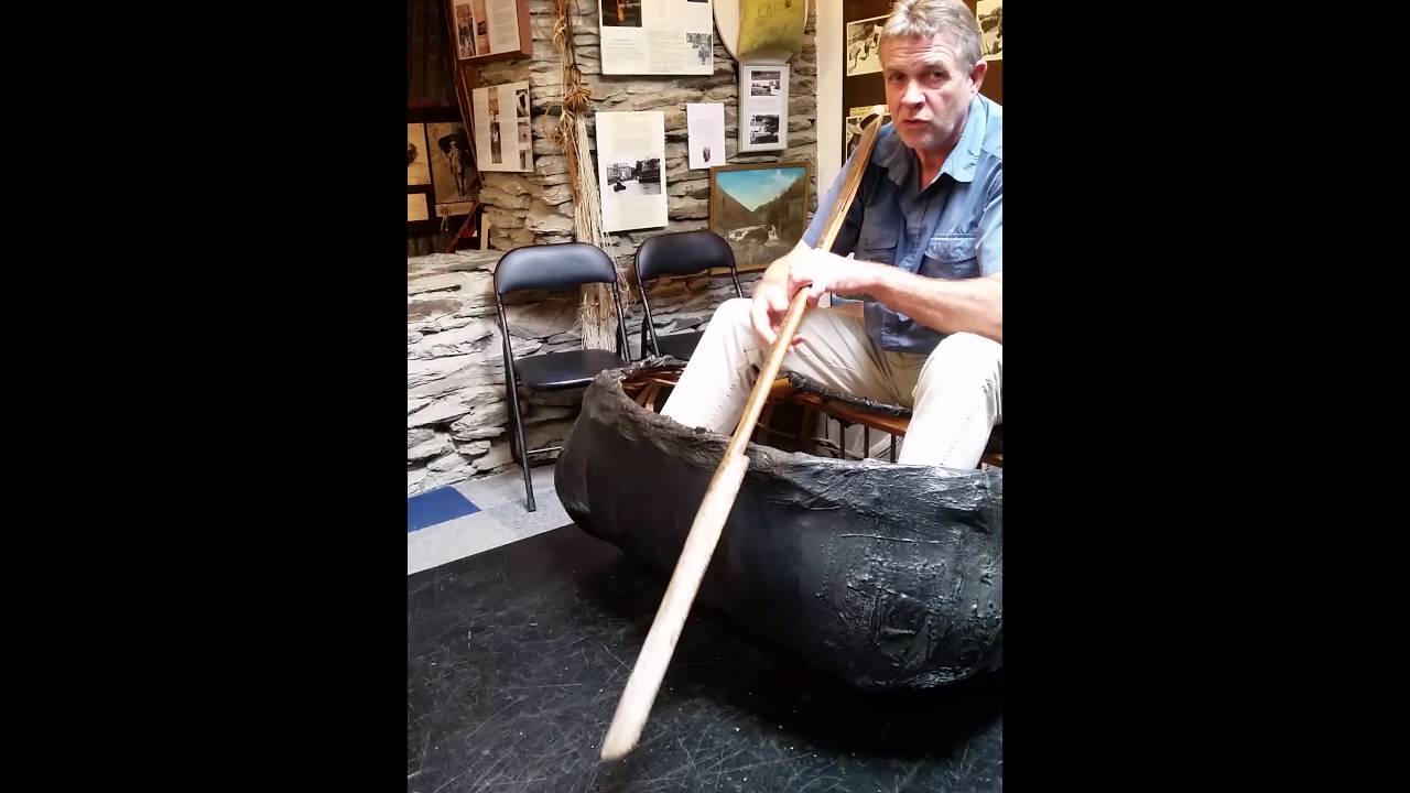 How to paddle a coracle: National Coracle Museum personal demo!