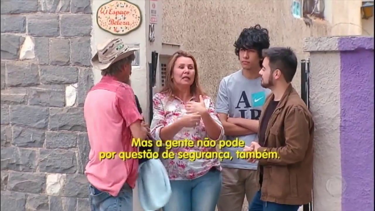 Mulher abre as portas de casa para que ‘morador de rua’ tome banho e emociona equipe