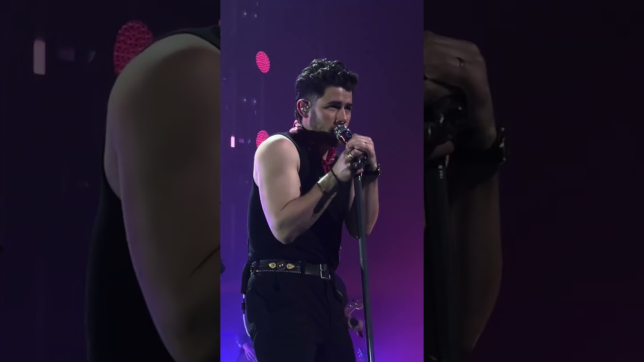 Jonas Brothers performing Vacation Eyes in Hollywood, Florida 12/31/25 