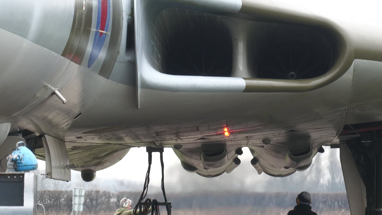 VULCAN BOMBER XM655 Engine Start & Alternator Check