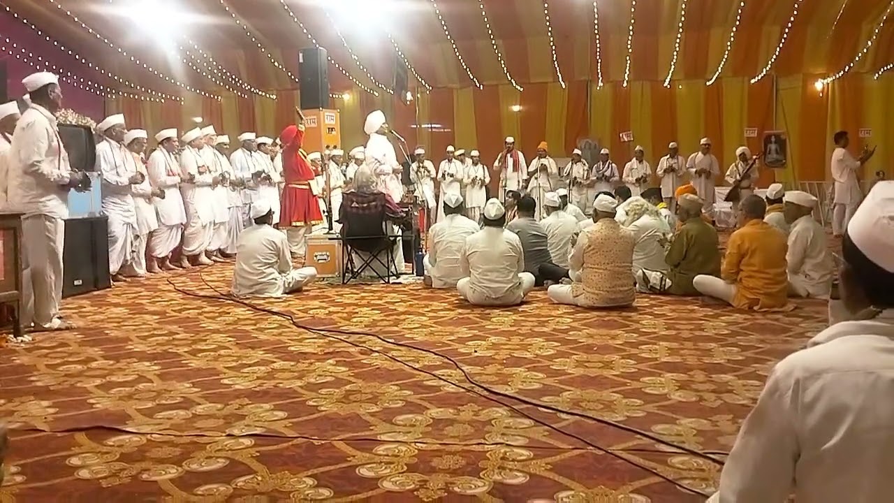 बहुत सुंदर राम कथा का भजन हो रहा है