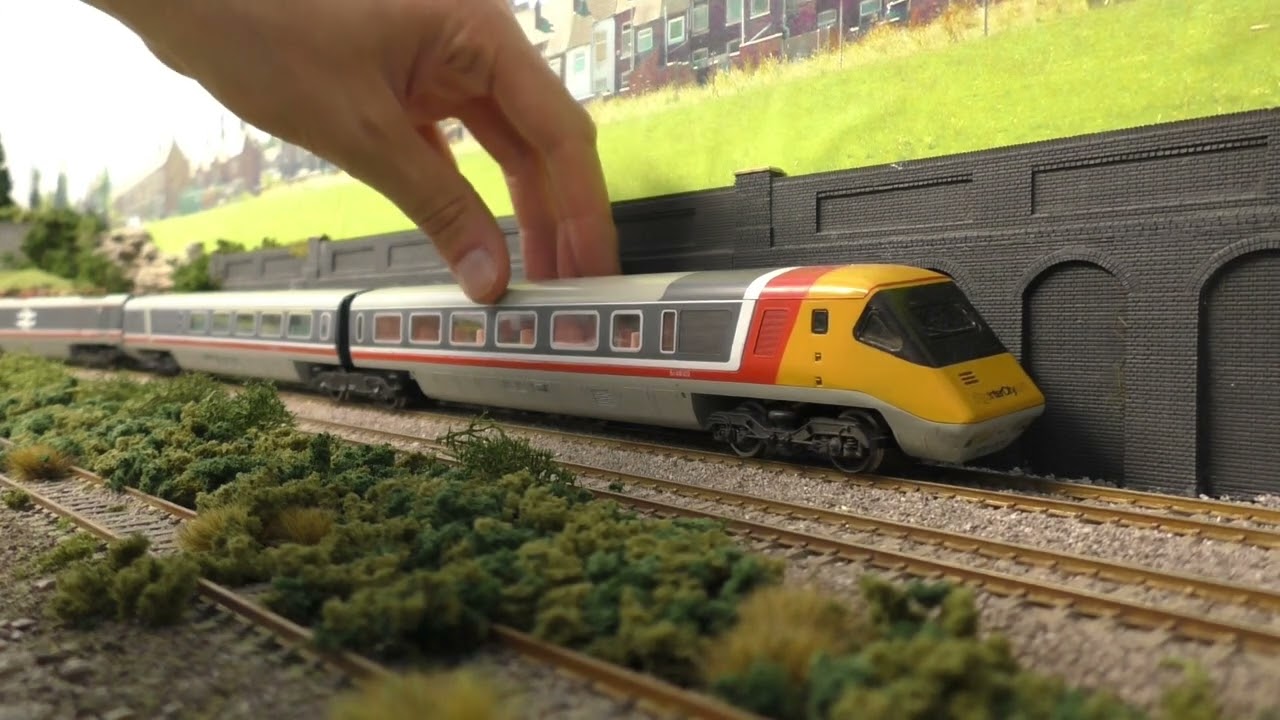 The Original Hornby APT. Is It Any Good?