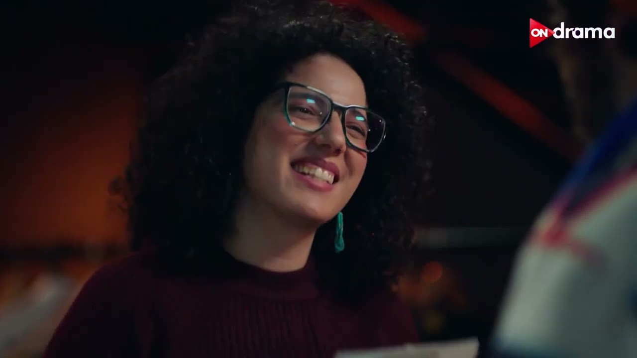 فيه حد دخل حياة شيرين🙊.. وشفيق قابله وحفل عليه في المسرح🤣 #الصفارة