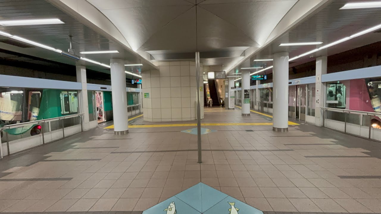 ニュートラムコスモスクエア駅で万博の影響で増発している様子を観察！
