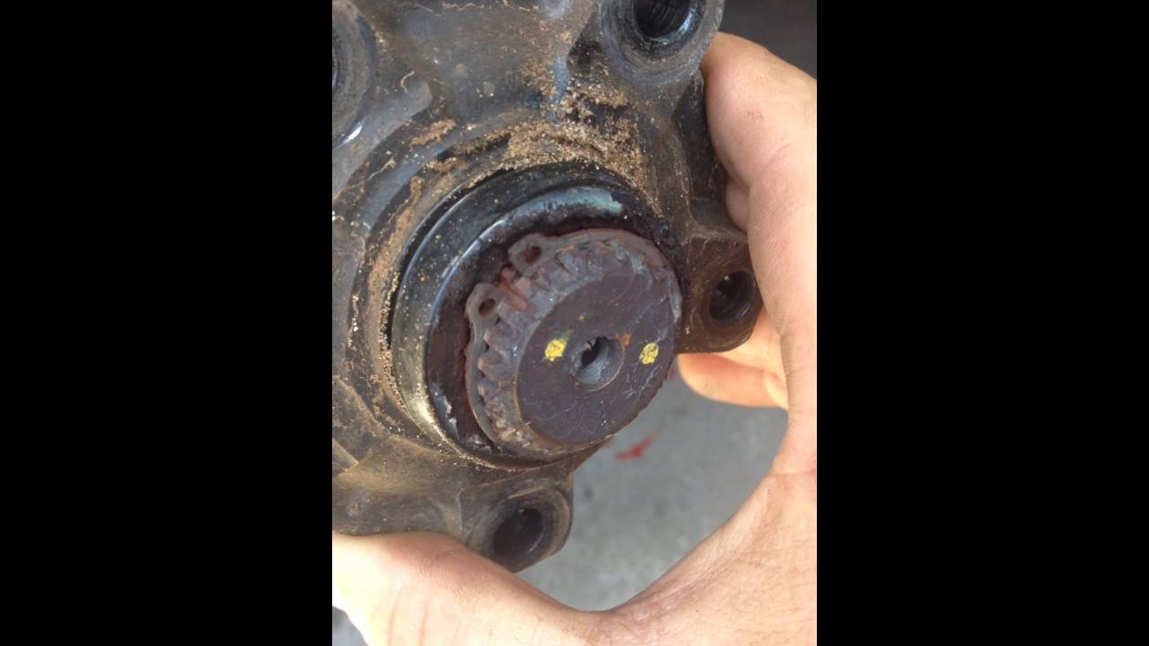 Land Rover Defender TDCi rear axle & drive flange free play at 30,000kms