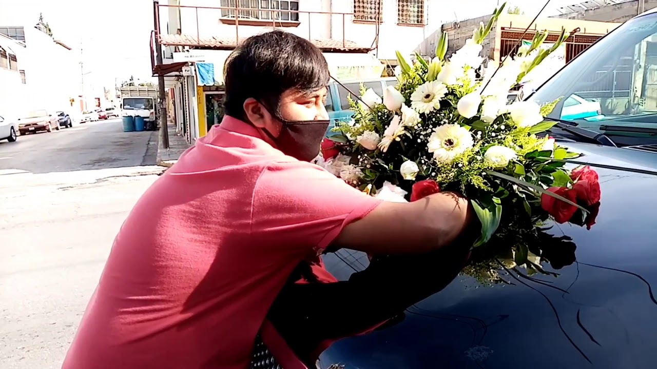 ⛔Arreglo floral 🌹para carro🚘⛔ #floreriaperlita 🌷🌷💐💐💐🌼🌼