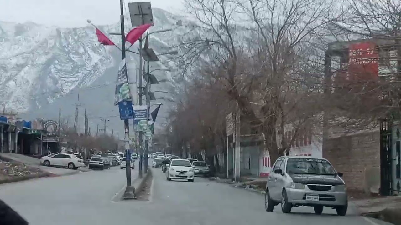 یک چند دیر پیش که برف زده بود آز بروری می‌آمد اوم 