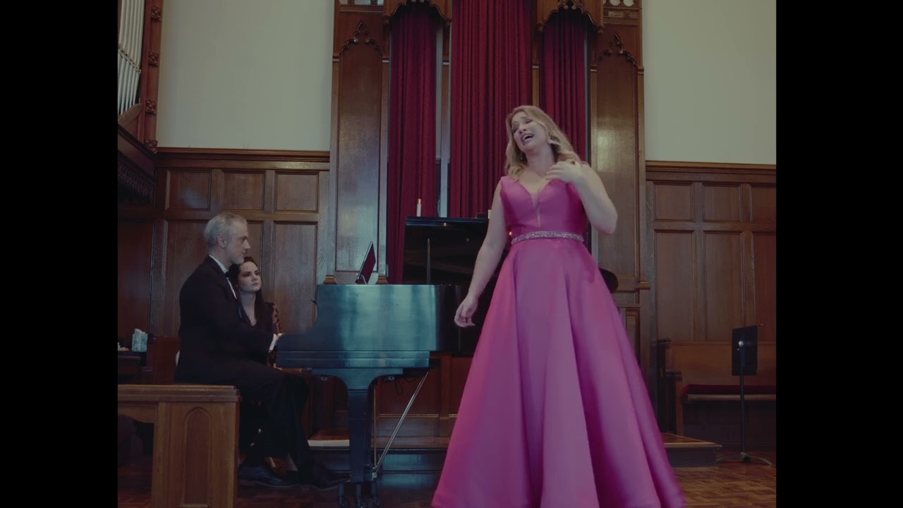 Julianne Casey, soprano: 