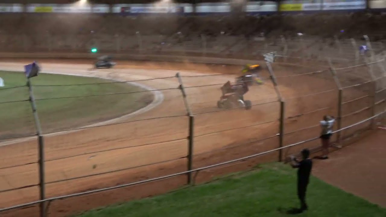 Baypark Speedway Fireworks Night Sprintcars
