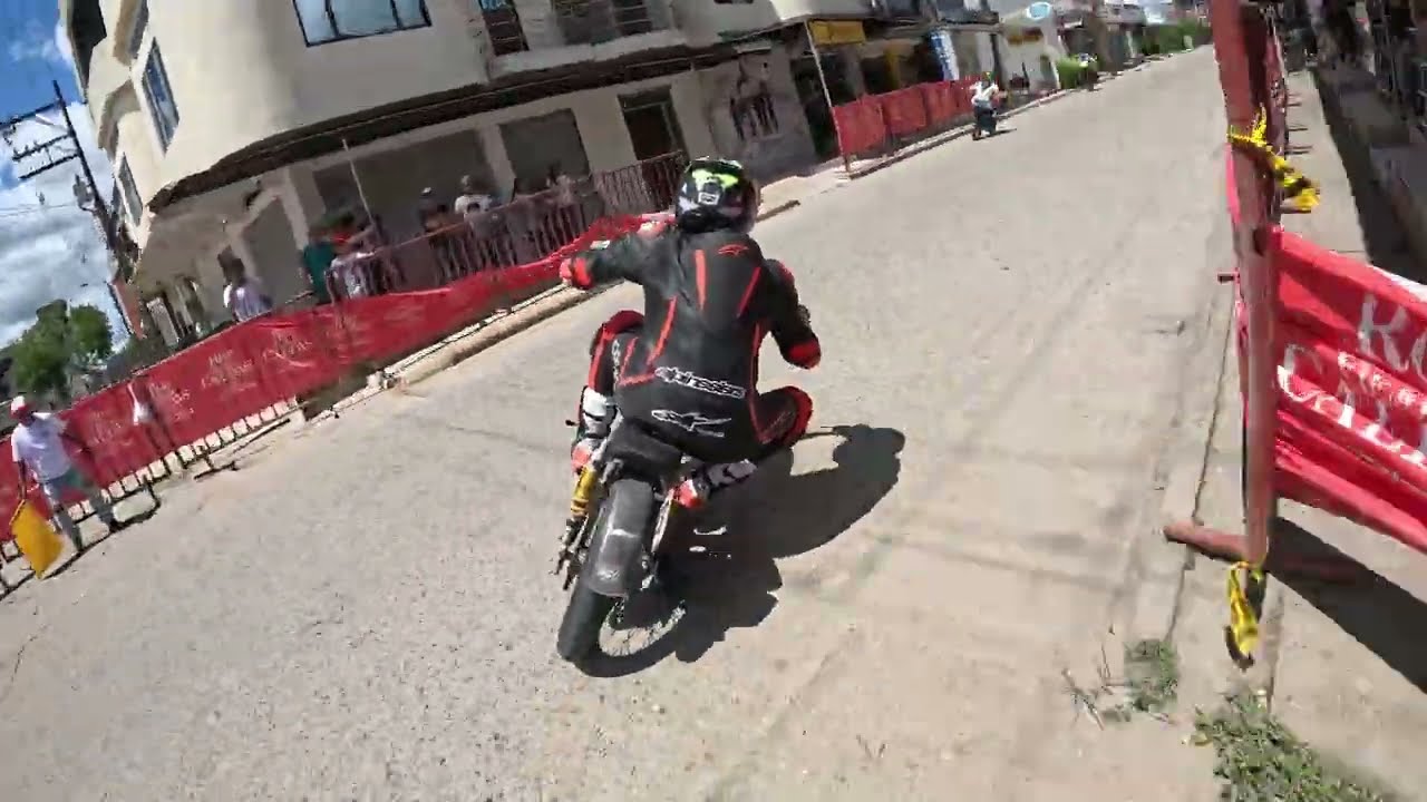 Go pro Davicho 243 Puerto Asís Putumayo P1 Ax 100 02 junio 2024 carrera reñida hasta la última curva