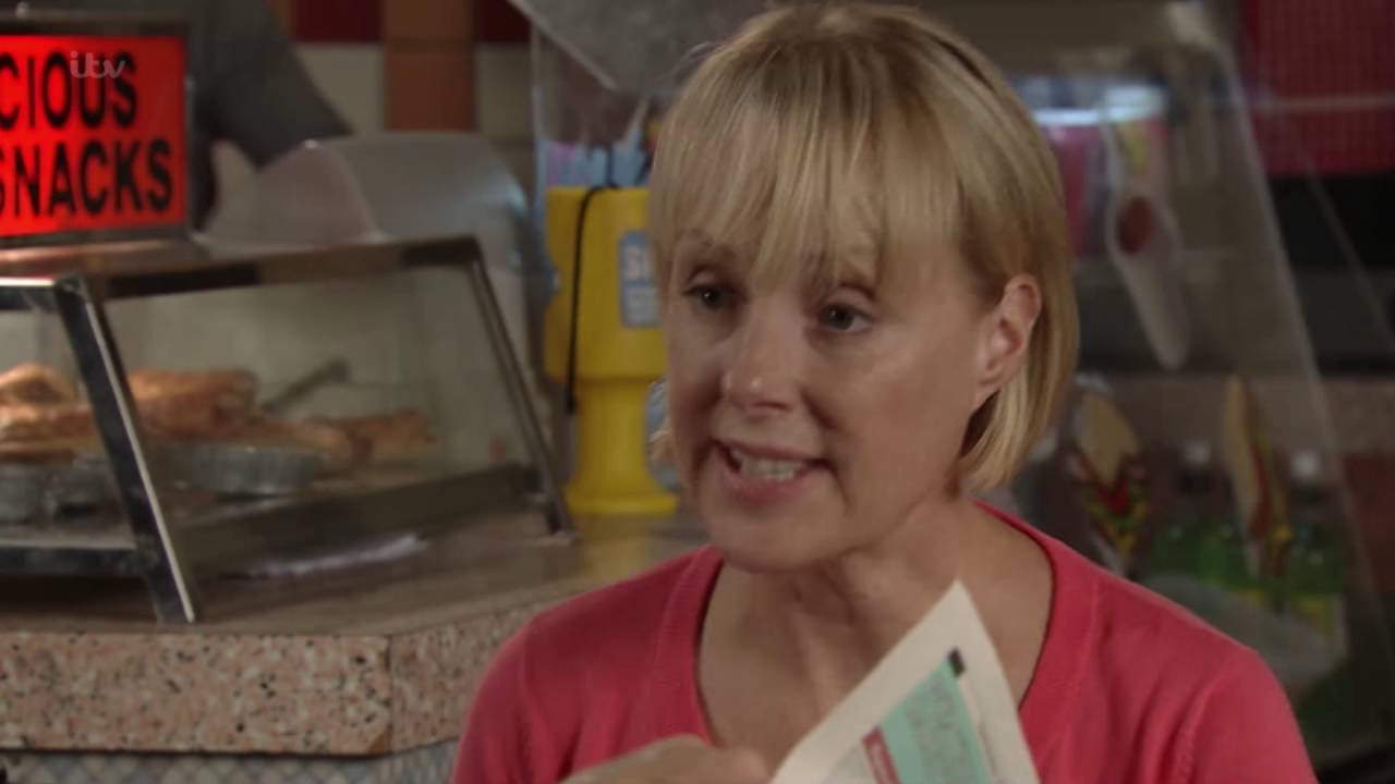 Coronation Street - Faye Gets Sarky With Sally