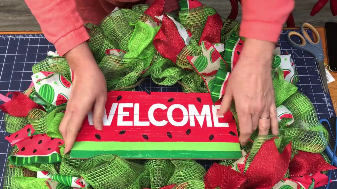 Add a Sign to a Mesh Wreath