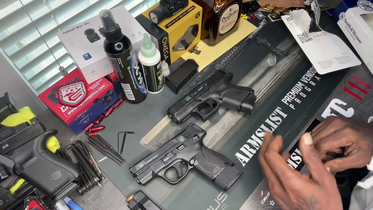 (SMALL UPGRADES)15 round mag for the shield plus 🤫🔥& A 10round mag of .40 wit pinky extension G27🤫🔥💫